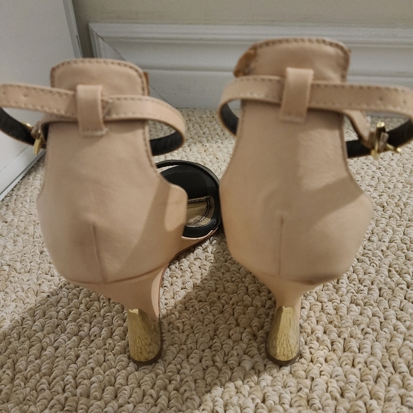 Women's Shoes - Picture 3 of 3